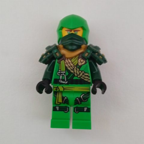 Minifigurka Lloyd, Heavy Shoulder Guard