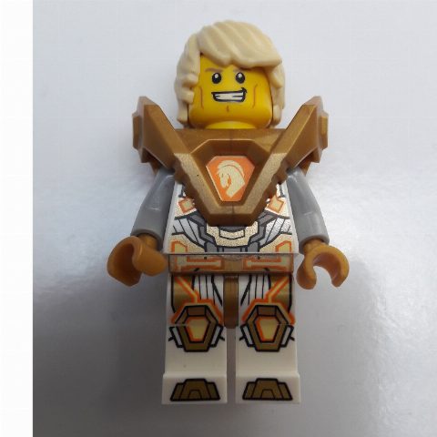 Minifigurka Lance Richmond with Hair and Shoulder Armor