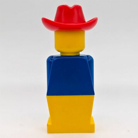 Minifigurka LEGOLAND Blue Torso, Yellow Legs, Red Cowboy Hat