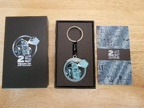 Zestaw LEGO® 25 Years of LEGO Star Wars (R2-D2 Logo) Key Chain (Metal) (Gear)