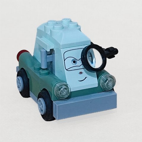 Minifigurka Professor Zundapp, Smirk (Red 3795)