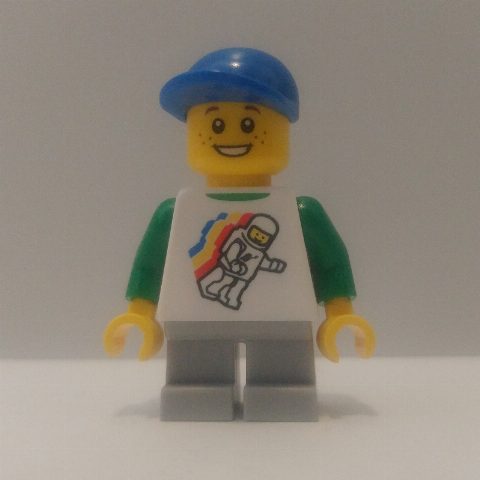 Minifigurka Kid, White Torso, Light Bluish Grey Legs, Blue Cap (41879a Legs)