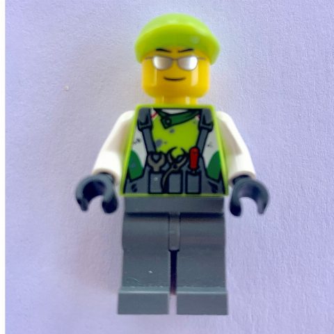 Minifigurka Crew Member Lime Torso, Dark Bluish Grey Legs 1