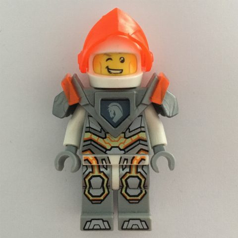 Minifigurka Lance Richmond with Trans-Neon Orange Visor and Shoulder Armor