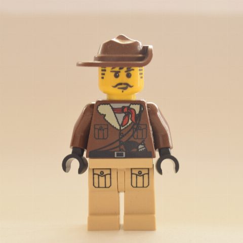 Minifigurka Johnny Thunder with Tan Pants with Pockets
