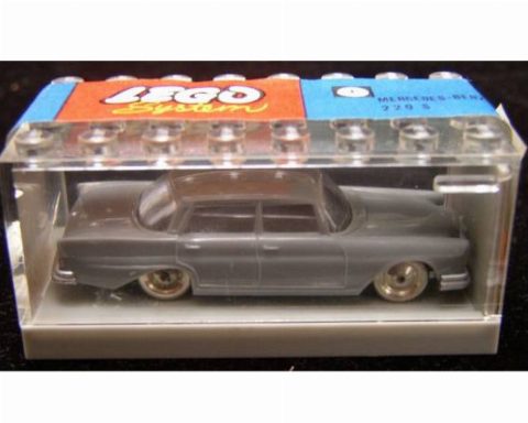 Zestaw LEGO® 1:87 Mercedes 220 with Garage (System)