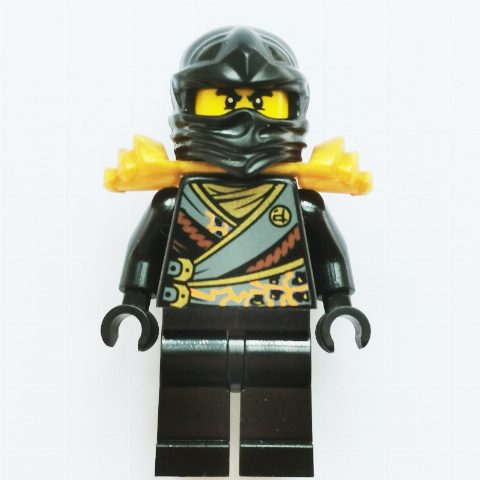 Minifigurka Cole with Shoulder Armour (Rebooted)