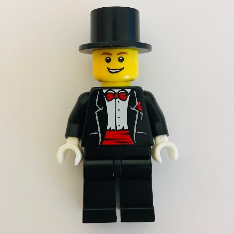 Minifigurka Groom, Black Tuxedo with Red Bow Tie and Cummerbund, Top Hat