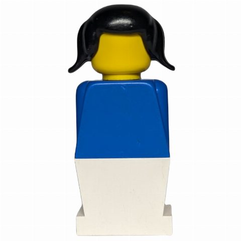Minifigurka LEGOLAND Female Blue Torso, White Legs