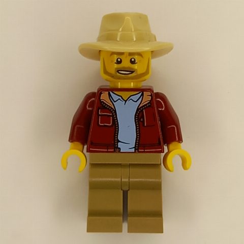 Minifigurka Larry Jones - Dark Red Torso, Dark Tan Legs, Tan Hat