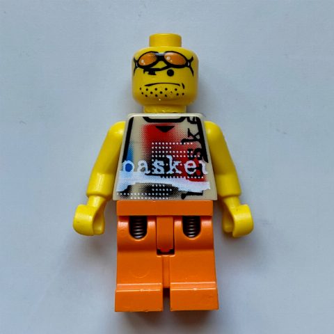 Minifigurka Basketball Player, White Torso, Orange Legs