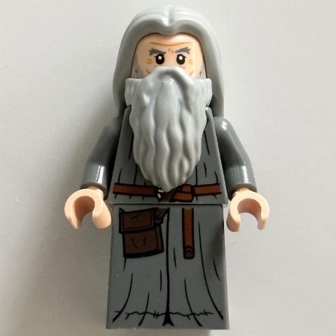 Minifigurka Gandalf the Grey, Light Bluish Grey Hair