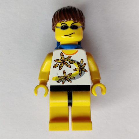 Minifigurka Woman, White Tank Top with Flowers, Yellow Legs, Brown Hair, Airtanks, Sunglasses