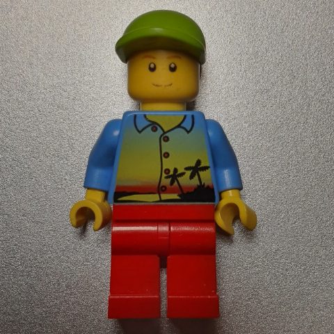 Minifigurka Man, Medium Blue Shirt with Palm Trees and Sunset, Red Legs, Lime Cap