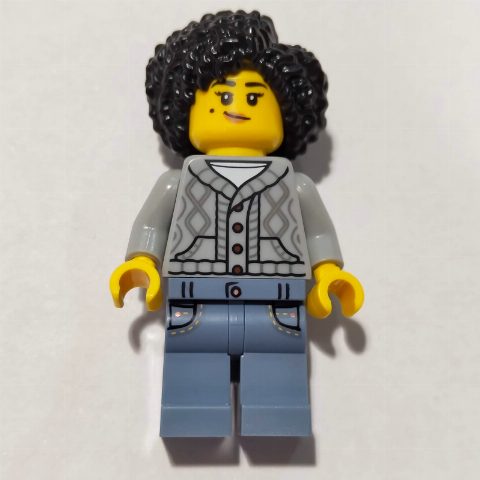 Minifigurka Mother, Light Bluish Grey Torso, Sand Blue Legs, Black Hair