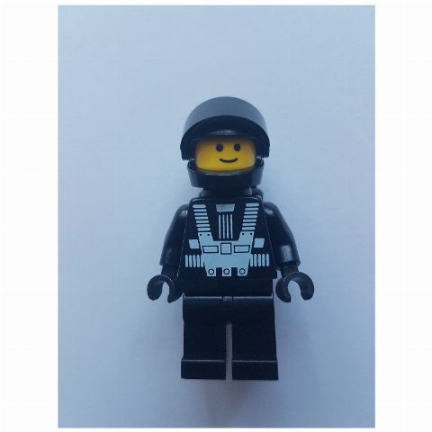 Minifigurka Blacktron I - Black Torso, Black Legs, Black Helmet, Black Tank (3626c Head)