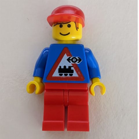 Minifigurka Train Employee - Blue Torso, Red Legs, Red Cap