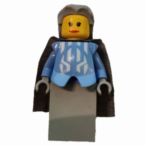 Minifigurka Queen, Medium Blue Armor, Light Bluish Gray Dress, Light Bluish Gray Cape, Light Bluish Gray Hair