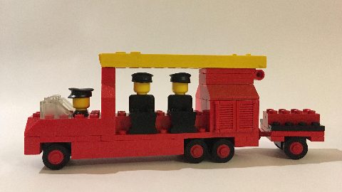 Zestaw LEGO Fire Engine with Firemen (Legoland)