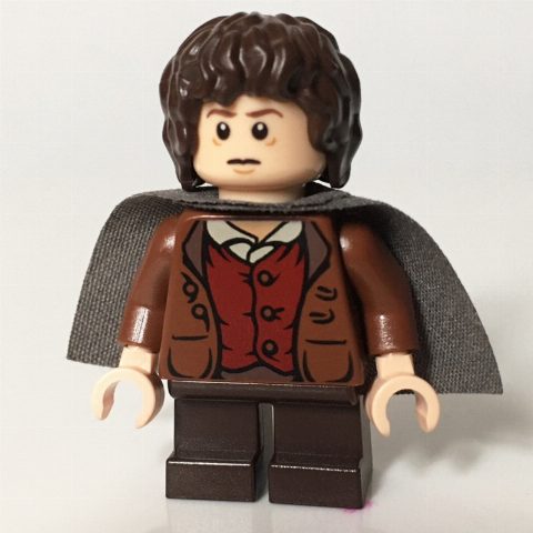 Minifigurka Frodo Baggins - Dark Bluish Gray Cape