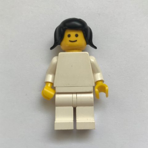 Minifigurka Female, Plain White Torso and Legs, Black Pigtails Hair