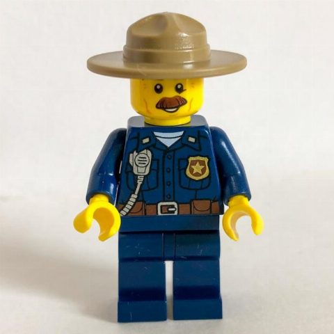 Minifigurka Mountain Police Chief, Dark Blue Shirt with Radio and Badge, Campaign Hat, Moustache