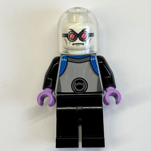 Minifigurka Mr. Freeze with Flat Silver Outfit, Helmet Dome