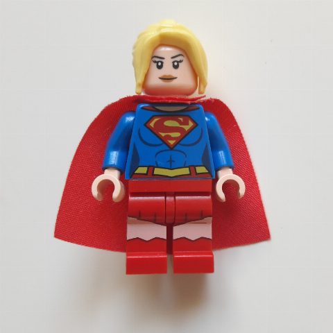 Minifigurka Supergirl (Dimensions)